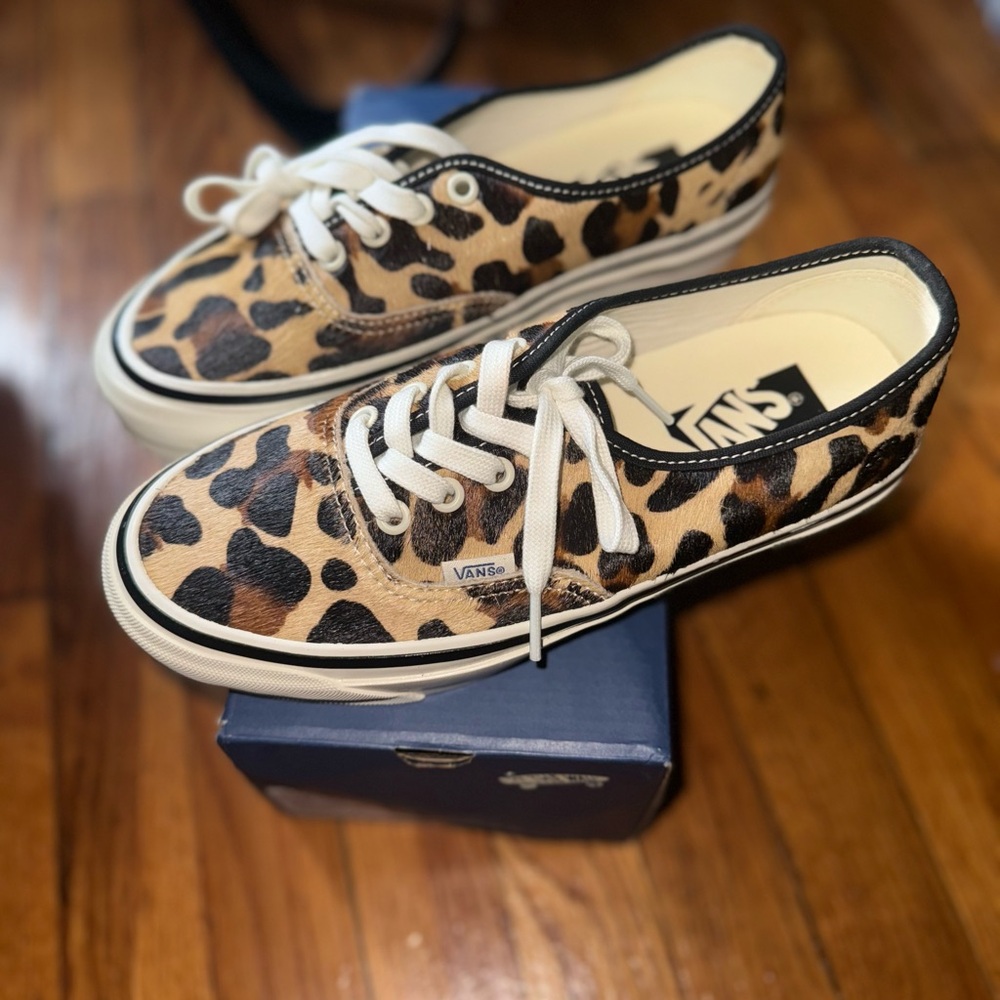 Vans Women's Leopard Print Lace-Up Sneakers in Tan and Black - Picture 2 of 5